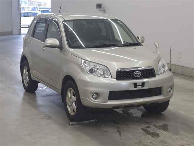 TOYOTA RUSH