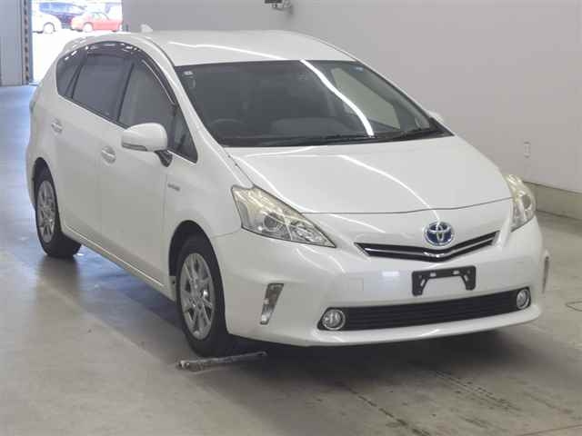 TOYOTA PRIUS — фото