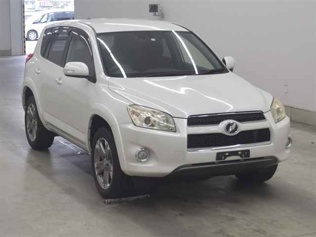 TOYOTA RAV4 — фото