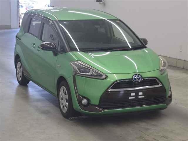 TOYOTA SIENTA — фото