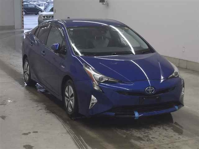 TOYOTA PRIUS — фото