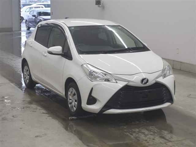 TOYOTA VITZ — фото