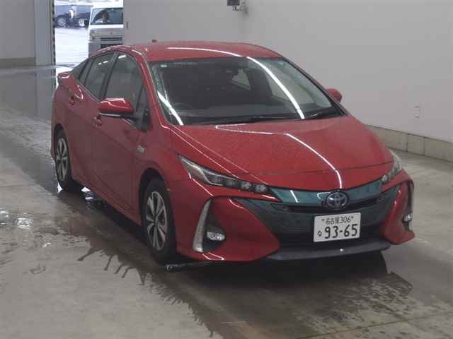 TOYOTA PRIUS — фото