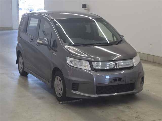 HONDA FREED — фото