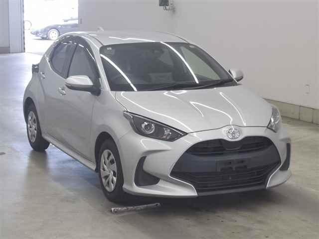 TOYOTA YARIS — фото