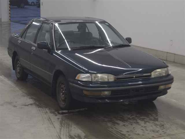 TOYOTA CARINA — фото