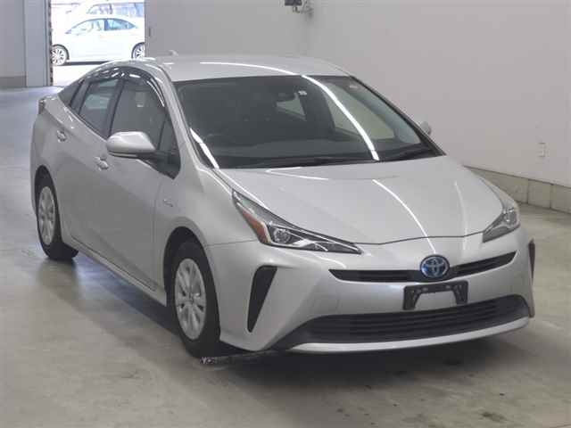TOYOTA PRIUS — фото