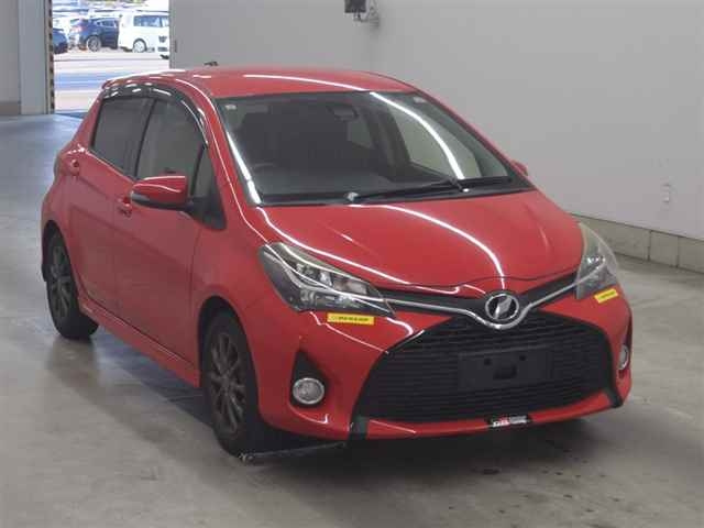TOYOTA VITZ — фото
