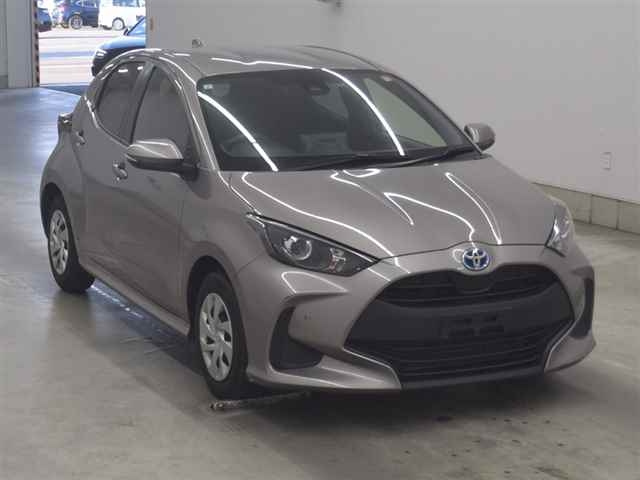 TOYOTA YARIS — фото