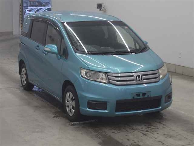 HONDA FREED — фото
