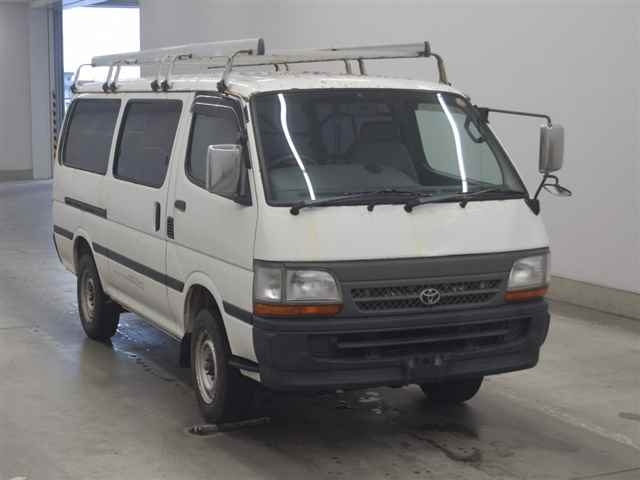 TOYOTA HIACE — фото