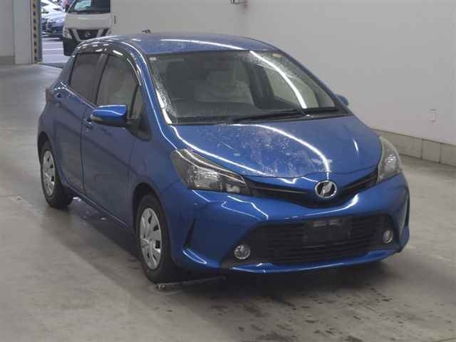 TOYOTA VITZ — фото