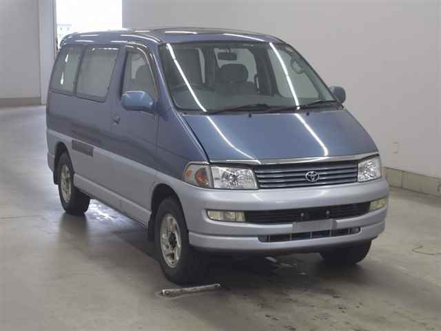 TOYOTA HIACE — фото