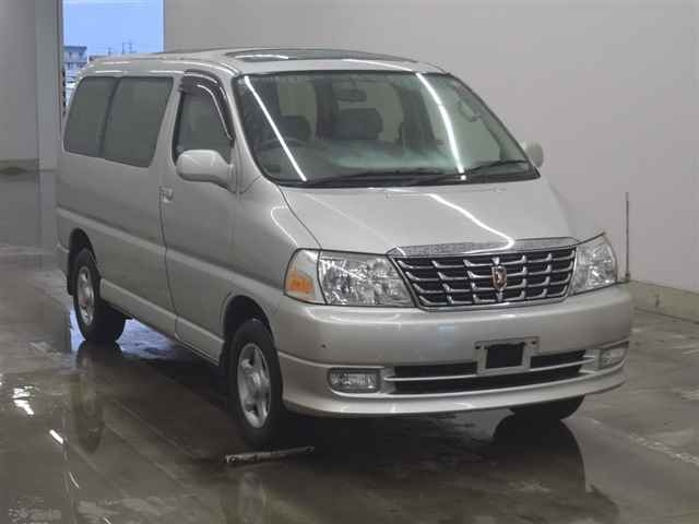 TOYOTA HIACE — фото