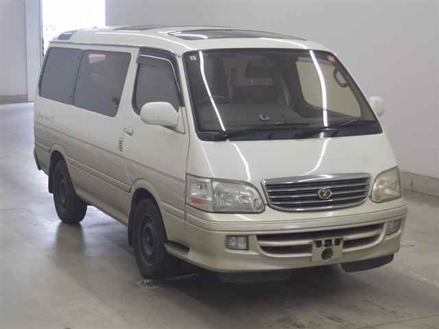 TOYOTA HIACE — фото