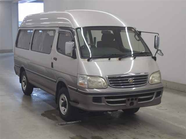 TOYOTA HIACE — фото