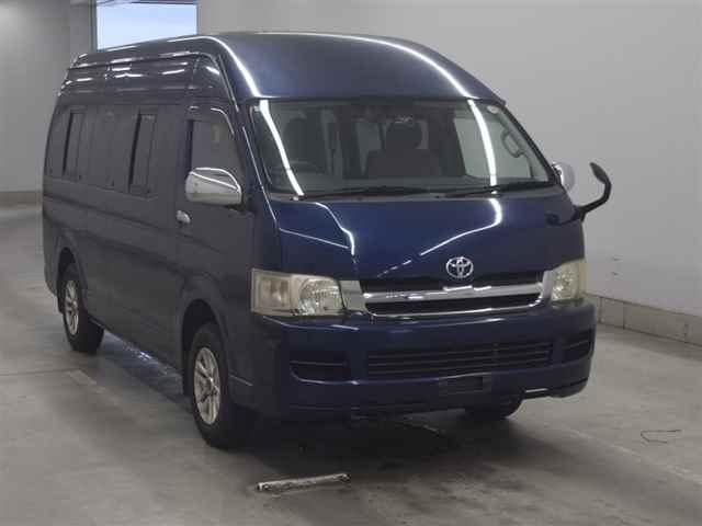 TOYOTA HIACE — фото