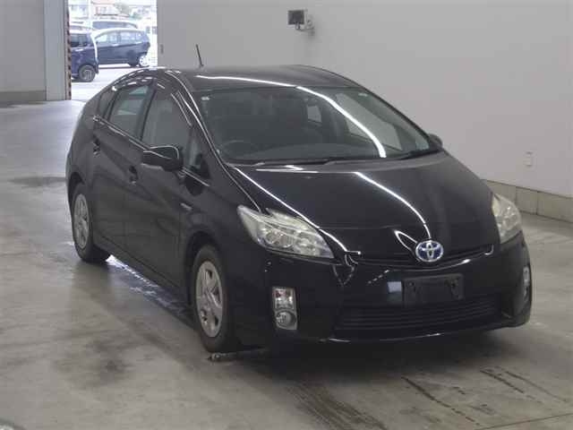 TOYOTA PRIUS — фото