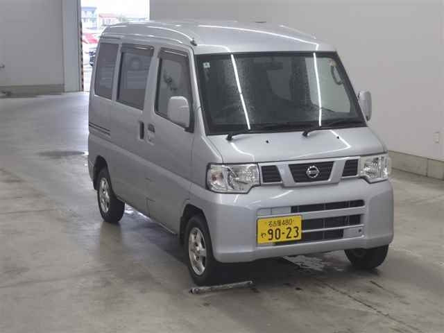 NISSAN CLIPPER — фото
