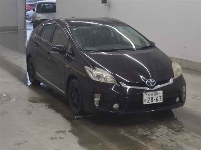 TOYOTA PRIUS — фото