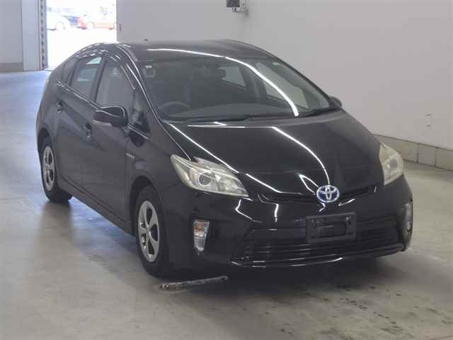 TOYOTA PRIUS — фото