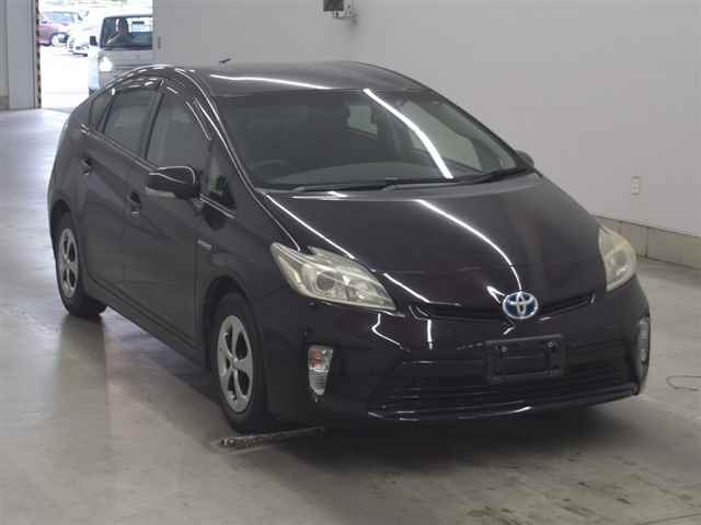 TOYOTA PRIUS — фото