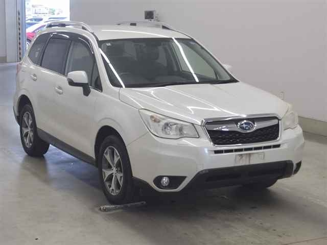 SUBARU FORESTER — фото