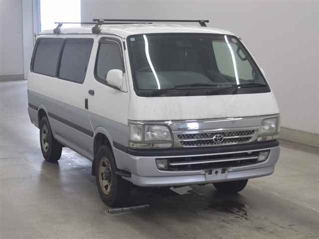 TOYOTA HIACE — фото