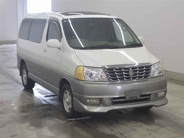 TOYOTA HIACE — фото