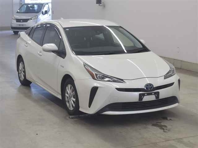 TOYOTA PRIUS — фото