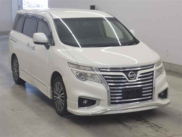 NISSAN ELGRAND — фото