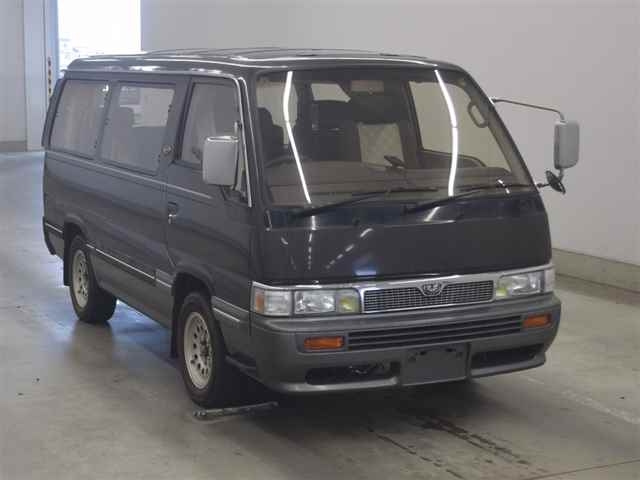 NISSAN CARAVAN — фото