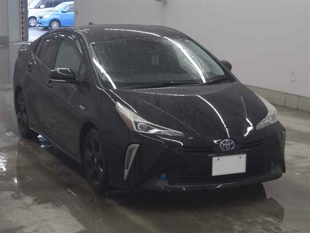 TOYOTA PRIUS — фото
