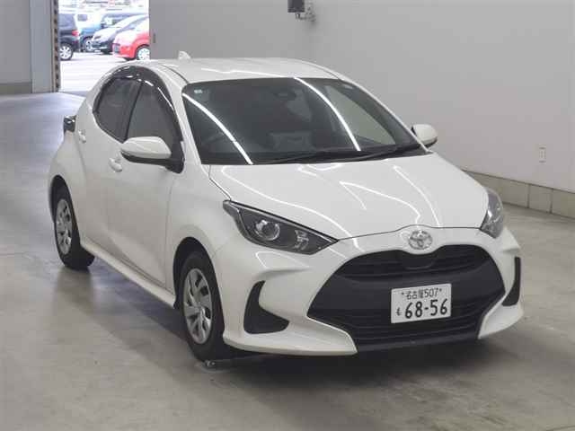 TOYOTA YARIS — фото