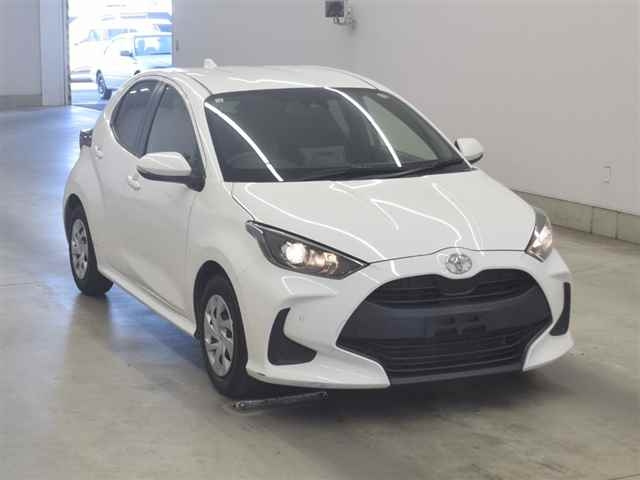 TOYOTA YARIS — фото