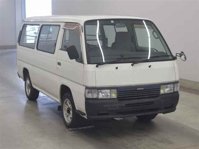 NISSAN CARAVAN — фото