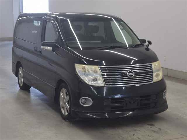 NISSAN ELGRAND — фото