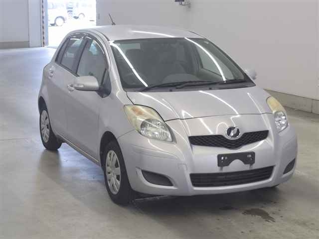TOYOTA VITZ — фото