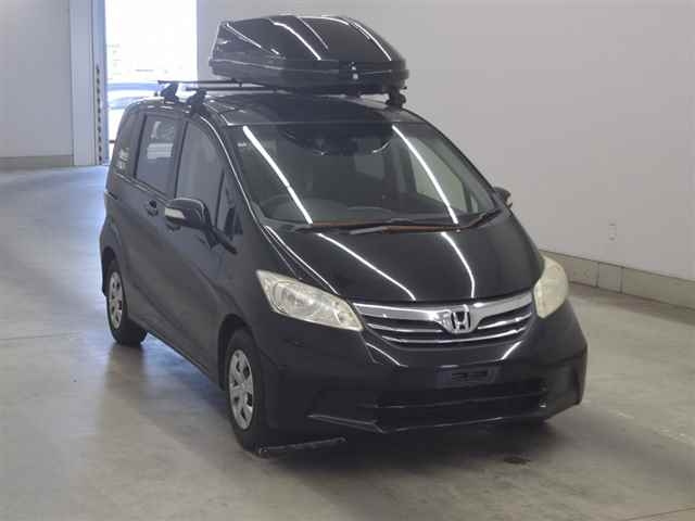 HONDA FREED — фото