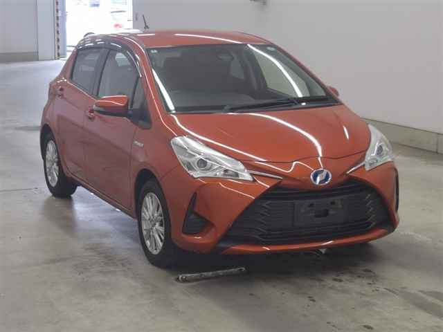 TOYOTA VITZ — фото