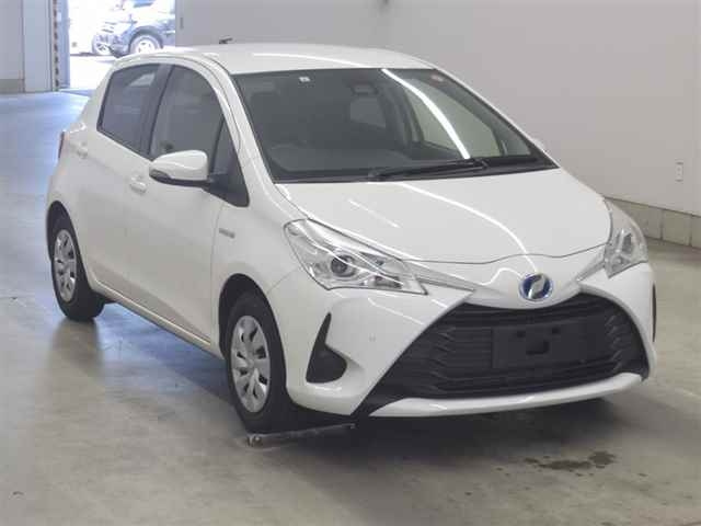TOYOTA VITZ — фото