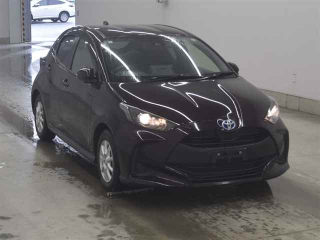 TOYOTA YARIS — фото
