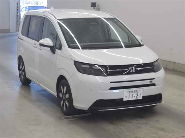 HONDA FREED — фото