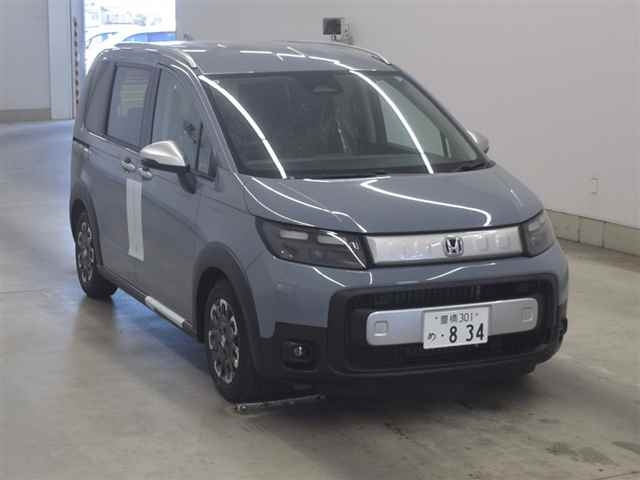 HONDA FREED — фото