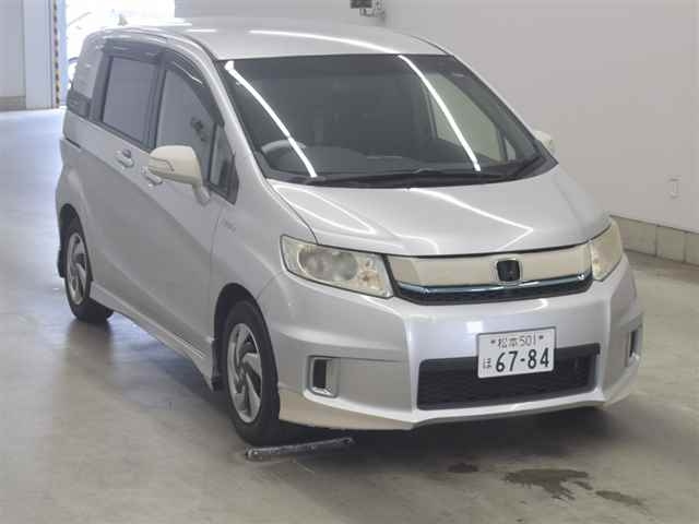 HONDA FREED — фото