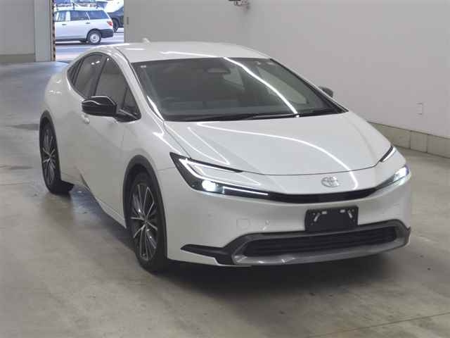 TOYOTA PRIUS — фото