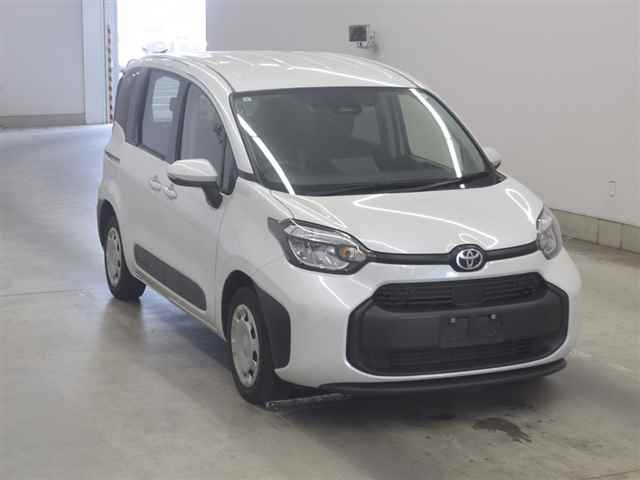 TOYOTA SIENTA — фото