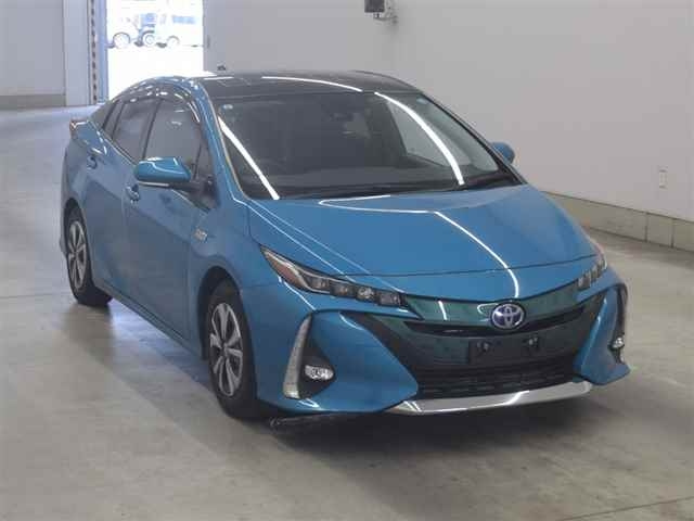TOYOTA PRIUS — фото