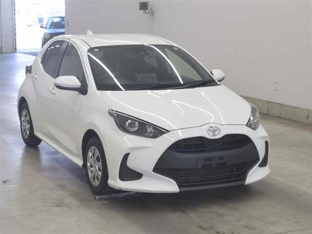 TOYOTA YARIS — фото