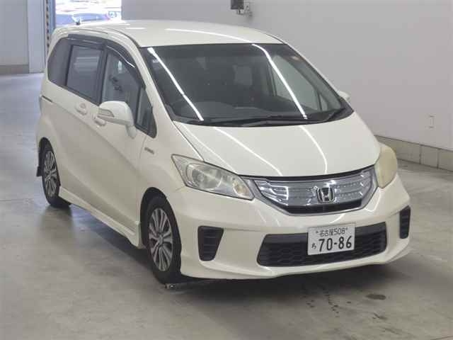 HONDA FREED — фото